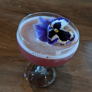 Eureka! - Young lovers? It had an interesting flavor but I'm just not a fan of elderflower. - American Near Me - Concord, California