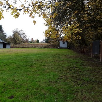 Christian’s landscape service - leaves fall clean up - Lawn Services Near Me Christian’s landscape service - leaves fall clean up - Lawn Services Near Me