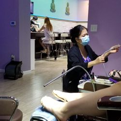 Charlie's Bar Nails Club