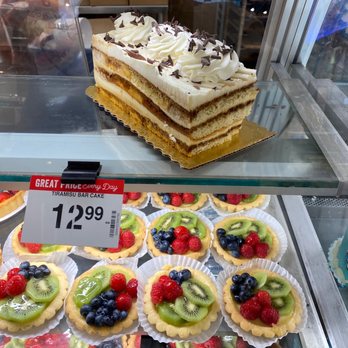 Mariano's - Jefferson Park - 09/01/20 - Some dessert for tonight @ my sisters house - Grocery Near Me - Chicago, Illinois Mariano's - Jefferson Park - 09/01/20 - Some dessert for tonight @ my sisters house - Grocery Near Me - Chicago, Illinois