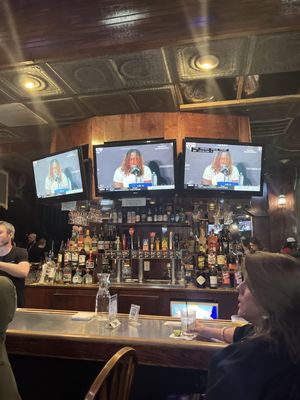 Darwin's Piano Bar by null