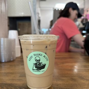 Undergrind Cafe - Salted Caramel Latte - Cafes Near Me - Los Angeles, California