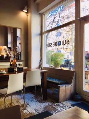 Café Suicide Sue by null