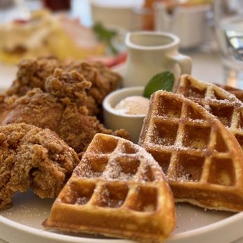 Flipper's - Chicken and waffles - Pancakes Near Me - West Hollywood, California