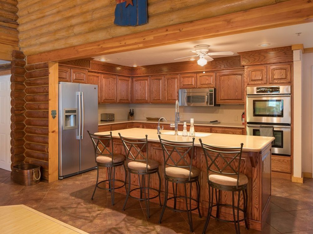 QUARTER HORSE INN & LODGE Updated September 2024 23 Photos 701