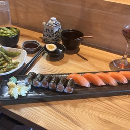 Salmon Lovers sashimi plate