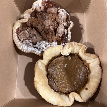 Gerrard Street Bakery - Peach and pumpkin tarts - Bakeries Near Me - Toronto, Ontario