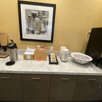 Hampton Inn & Suites Buena Park - Oatmeal, juice for breakfast - Hotels Near Me - Buena Park, California