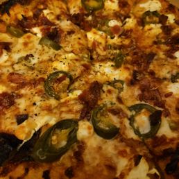 Keto Jalapeno Popper Pizza