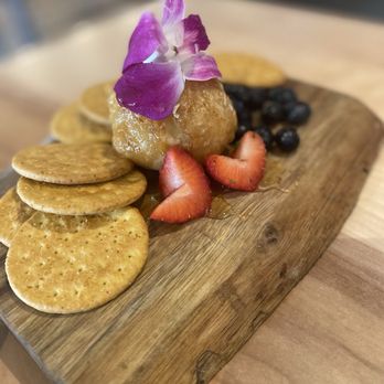 Ancient City Brunch Bar - Brie honey and crackers - Cafes Near Me - St. Augustine, Florida Ancient City Brunch Bar - Brie honey and crackers - Cafes Near Me - St. Augustine, Florida