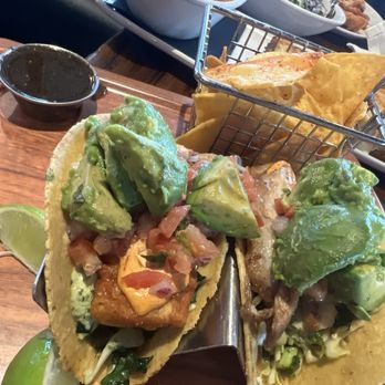 Finney's Crafthouse - Camarillo - Mahi mahi tacos - New American Near Me - Camarillo, California