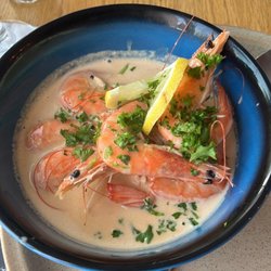 Au Pied d'Cheval - Shrimps flambé with Calvados