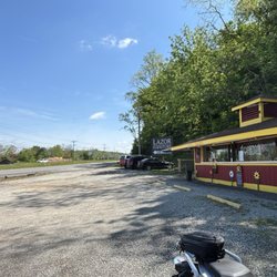 Lynn's Franks - The restaurant