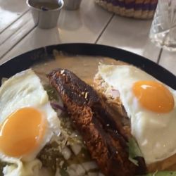 Jacaranda 460 - Chilaquiles divorciados
