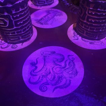 Undertow - Arcadia - So dark and cold I love it ! - Tiki Bars Near Me - Phoenix, Arizona