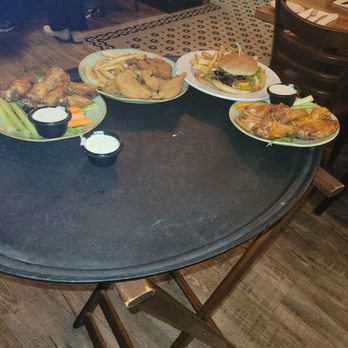 Tarrant's West - Wings, cheeseburger, chicken tenders and fries - American Near Me - Richmond, Virginia Tarrant's West - Wings, cheeseburger, chicken tenders and fries - American Near Me - Richmond, Virginia
