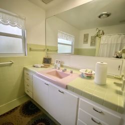 Love this bathroom