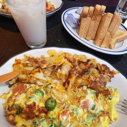 Mexican omellete and Horchata.