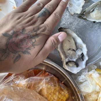 Crab City - Oyster size comparison. I got big hands - Cajun/Creole Near Me - San Diego, California Crab City - Oyster size comparison. I got big hands - Cajun/Creole Near Me - San Diego, California
