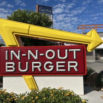 In-N-Out Burger - Burgers Near Me - Sherman Oaks, California