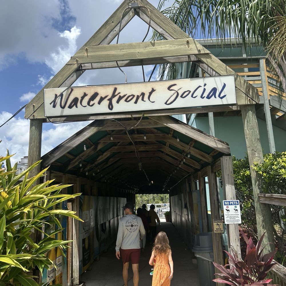Waterfront Social - Entry - Bars Near Me - Crystal River, Florida Waterfront Social - Entry - Bars Near Me - Crystal River, Florida