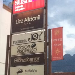 Sushi Itto - Anuncio de plazita donde esta ubicado