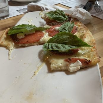 Salt Rock Tavern - Margherita flatbread - New American Near Me - Oldsmar, Florida