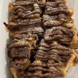 Le Délice Gaufré & Play - Un croissant gaufré au Nutella (ici un double pour 1$ de plus).