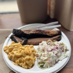 Federal Hill Smokehouse - Brisket plate with cole slaw and mac & cheese