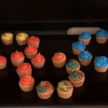 HepburnCakeBake - Vanilla and strawberry cupcakes with a Classic American buttercream. - Cupcakes Near Me HepburnCakeBake - Vanilla and strawberry cupcakes with a Classic American buttercream. - Cupcakes Near Me