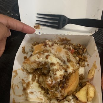 Cinnaholic - Apple pie - Desserts Near Me - Atlanta, Georgia