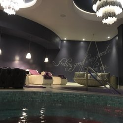 Hard Rock Spa - Relaxing in the hydrotherapy area