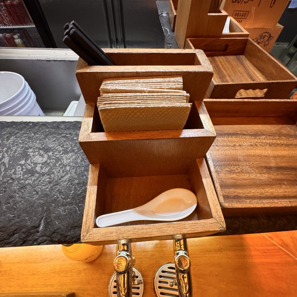 Deigo - Chopsticks tissue spoon at every seating - Sushi Bars Near Me - Cuidad de México, DIF
