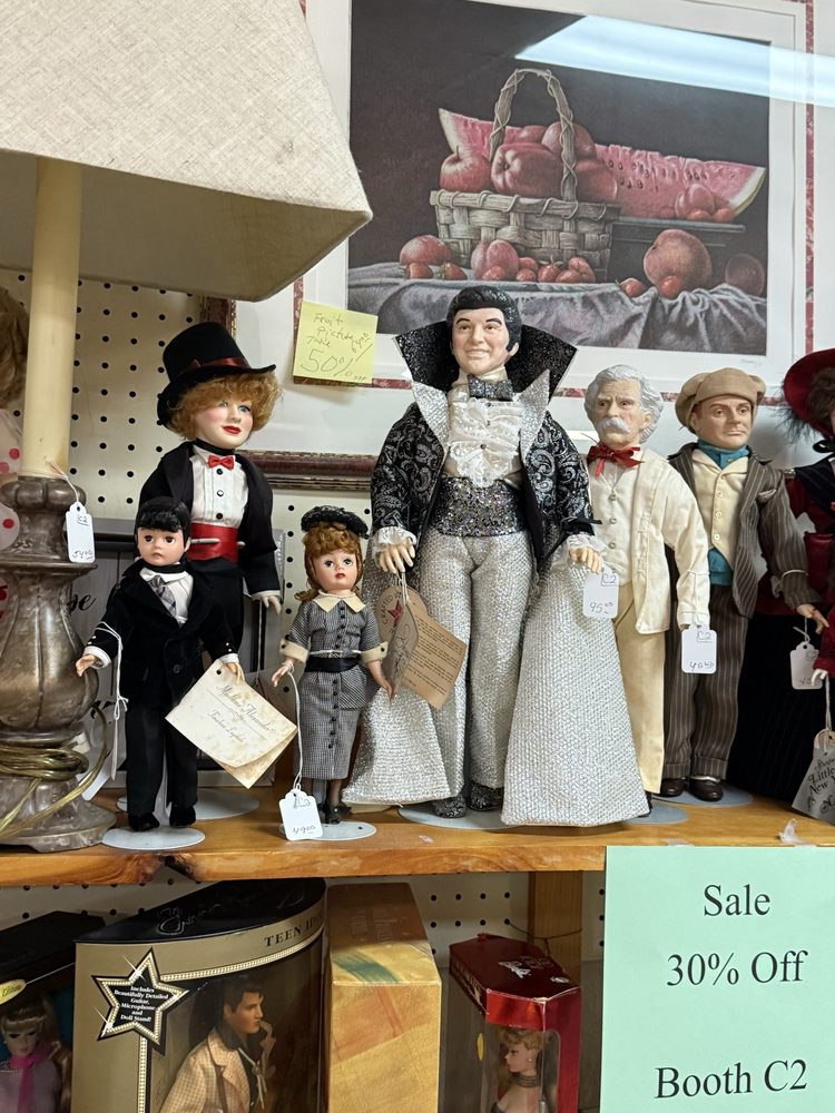 Goldsboro Antique Mall Logo