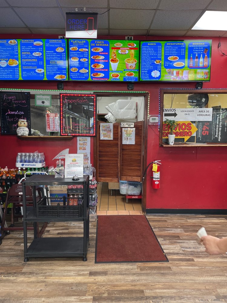 La Montaña Carniceria y Taqueria