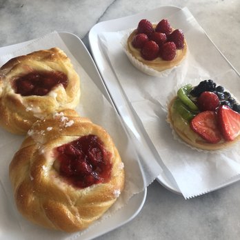 Cafe de Paris Bakery - Bakeries Near Me - Indian Rocks Beach, Florida Cafe de Paris Bakery - Bakeries Near Me - Indian Rocks Beach, Florida