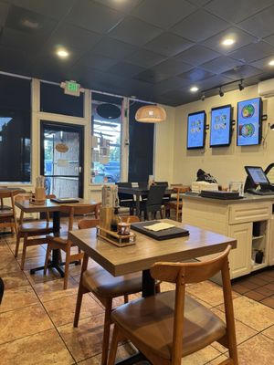 Cup Noodle Shop by null