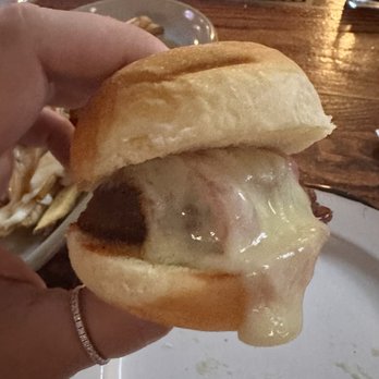 Bedford Falls - Short rib slider - New American Near Me - Charleston, South Carolina