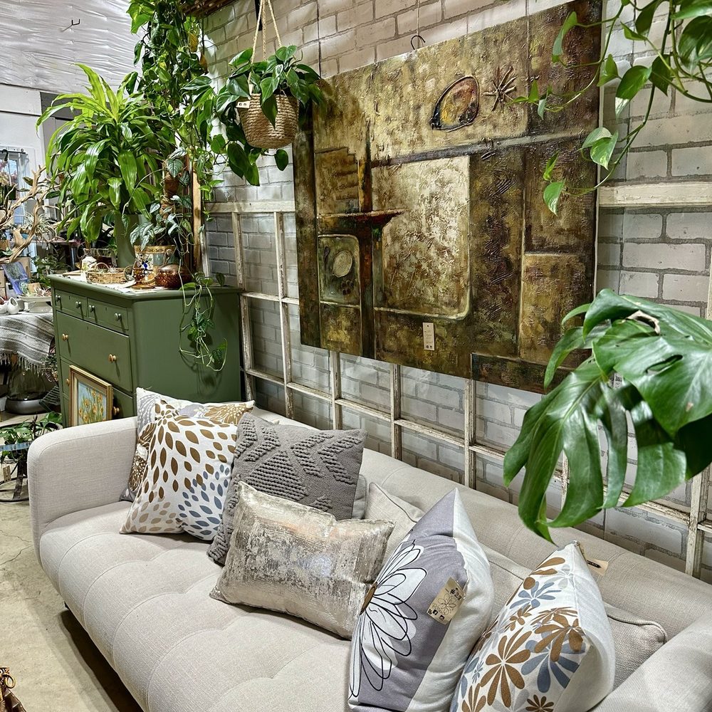 Furbish - Beautiful displays - Antiques Near Me - Salem, Oregon Furbish - Beautiful displays - Antiques Near Me - Salem, Oregon