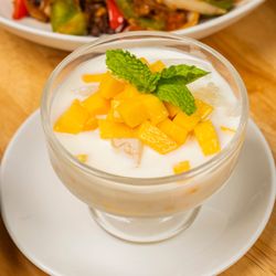 Mango sago dessert