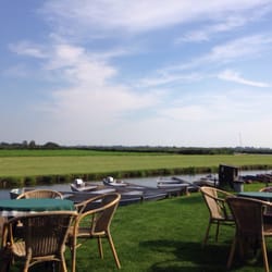 De Vriendschap - In the garden