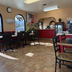 Rico Antojo Mexican Food - Dining room