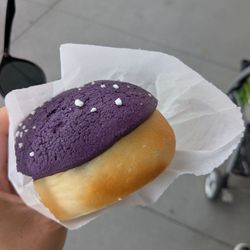 La Kalidad - Ube custard bun