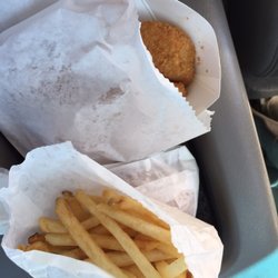 Dub Drive-In - Chicken nuggets and fries