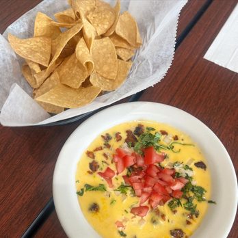 Jarochos Restaurant - choriqueso and chips // ig: @sandyeatslocal - Mexican Near Me - Layton, Utah