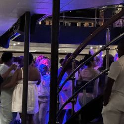 City Cruises Boston Rowes Wharf - Dance floor
