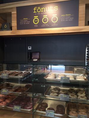 fōnuts donut bakery by null