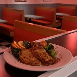 Pop's Classic Diner - Pork Loin Dinner