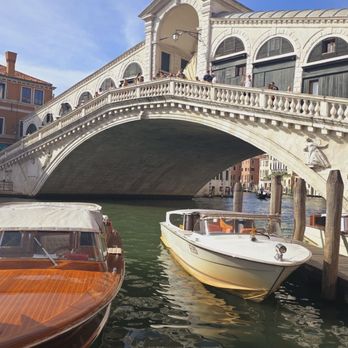 Ponte di Rialto - Landmarks & Historical Buildings Near Me - Venezia, VE Ponte di Rialto - Landmarks & Historical Buildings Near Me - Venezia, VE