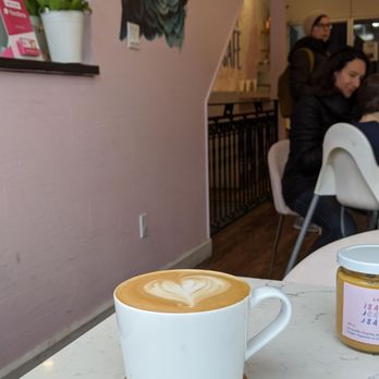Pomarosa Coffee Shop & Kitchen - Venezuelan Near Me - Toronto, Ontario